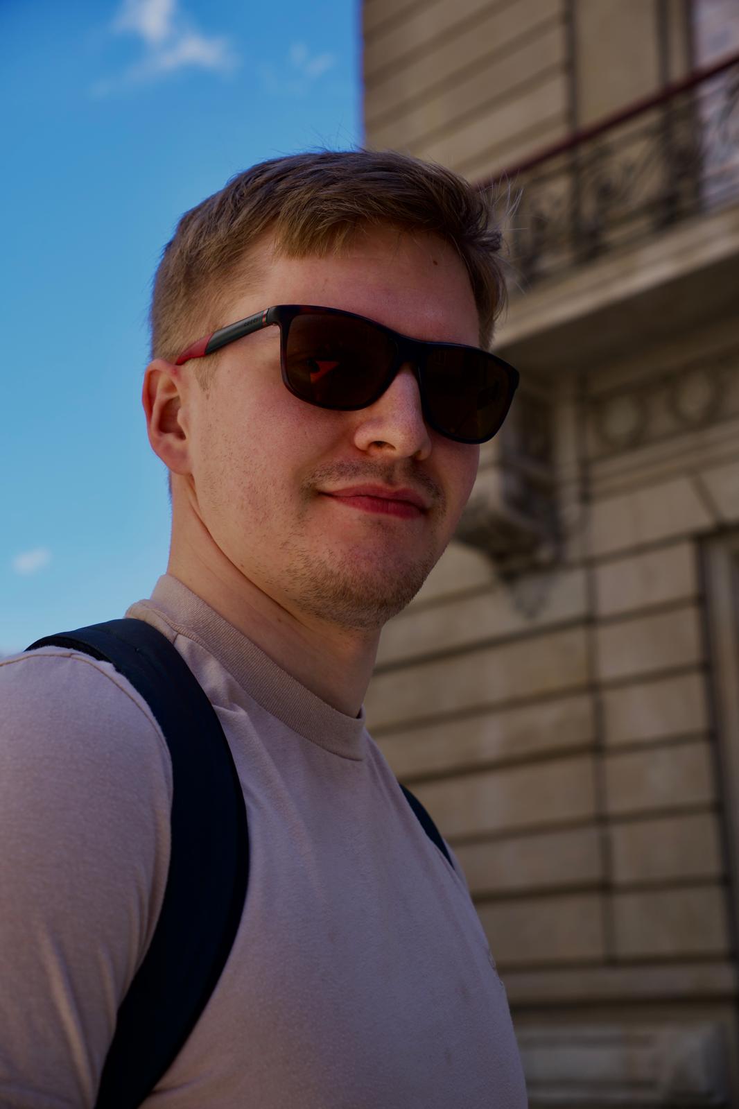 Eric Brattli, candid.